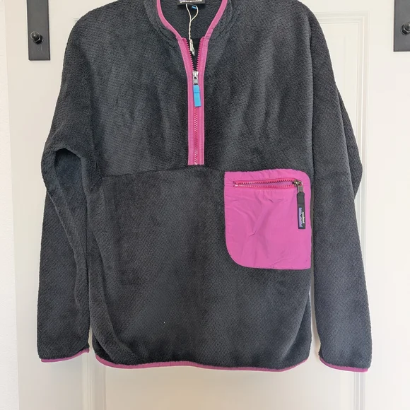 Patagonia Black and Blue Fleece Pullover - Picture 4 of 4